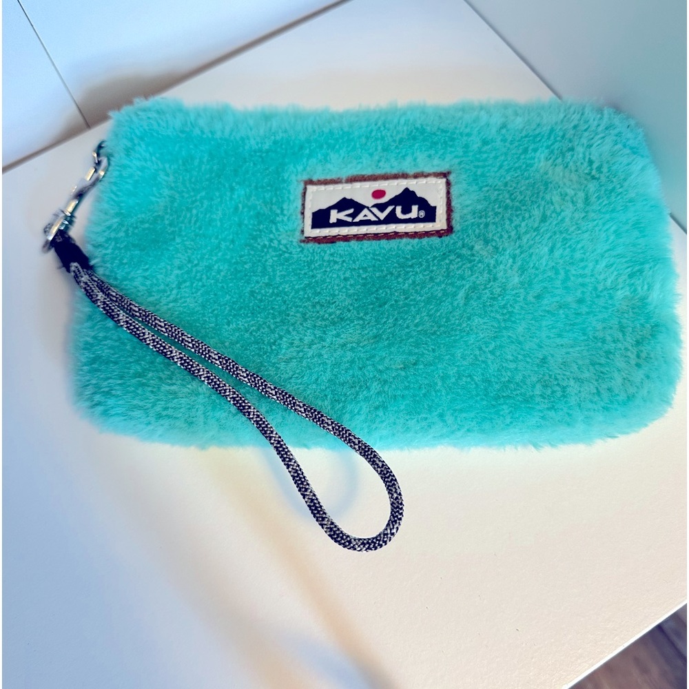 Kavu blue fur rope strap wristlet wallet travel pouch clutch